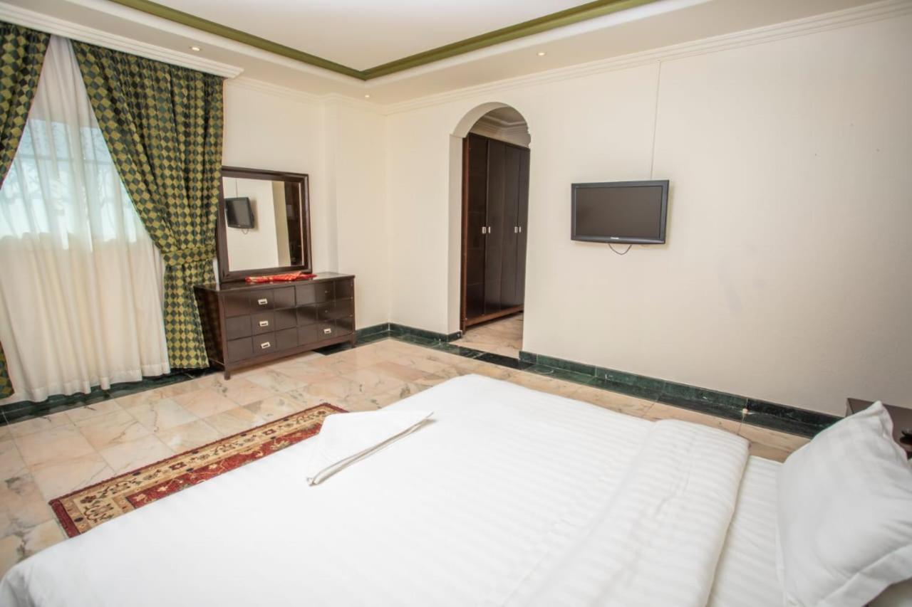 Delmon Hotel Suites Jeddah Exterior photo